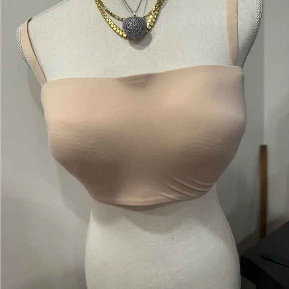 Victoria’s Secret Beige Bra - Picture 2 of 7